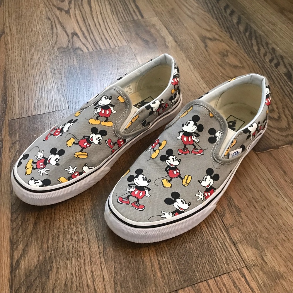 Women’s Vans Mickey Mouse Print Classic Slip-On Size 7